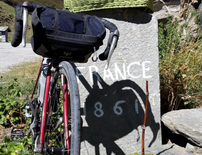 La borne frontière du col du Mont-Cenis - même pas vue la veille...