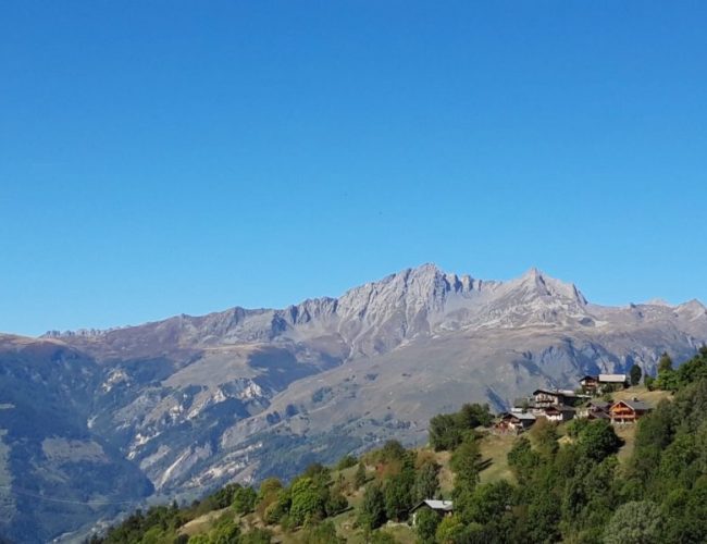 Sur les hauteurs de Montvalezan