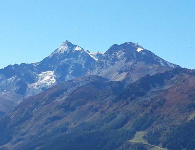 RIP la face N du Turia, descendue tout schuss en monoski en 1985... Le glacier a disparu et qui retenterai aujourd'hui la performance serait tout bonnement, un candidat au suicide.